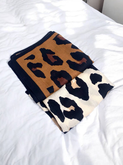 Foulard carré léopard: Beige BYREN | ÉLINE L'ATELIER