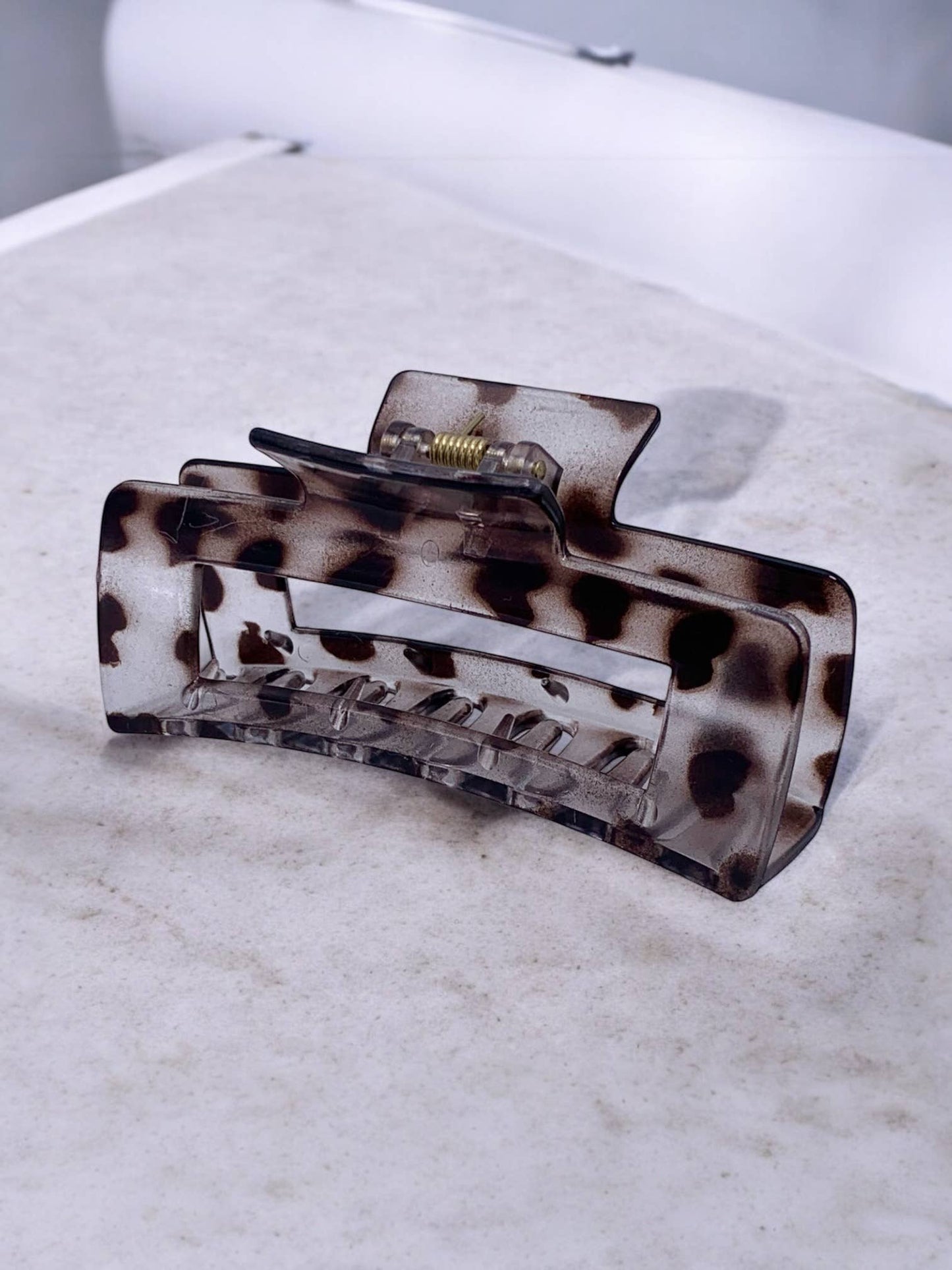 Pince à cheveux rectangulaire léopard : Gris / Synthétique BYREN | ÉLINE L'ATELIER