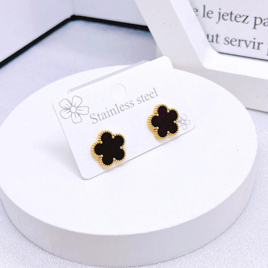 Boucle d’oreille trèfle noir
