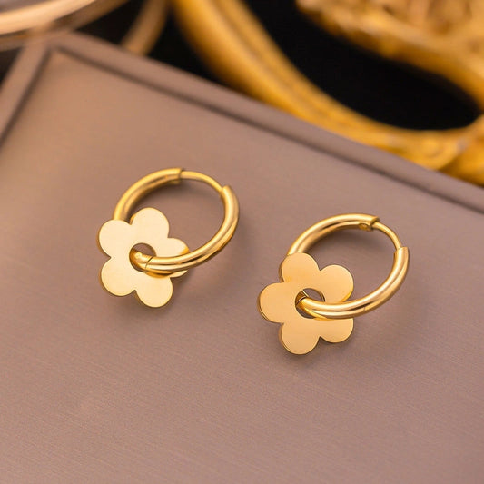 Boucle d’oreille fleur doré